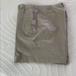 346 brooks brothers khaki pleated shorts size 35